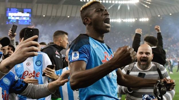 Il Napoli conquista il titolo di Serie A con cinque turni di vantaggio